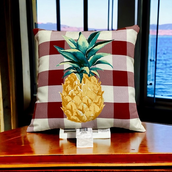 🆕 2 Hampton Bay Square Pillows Set ~ Pineapple Print ~ Indoor/Outdoor ~ Home - Picture 7 of 17